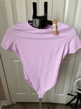 Skims short-Sleeve Bodysuit in Sugar Plum